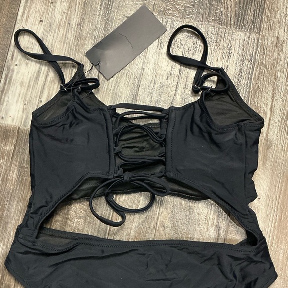 Women's Black One Piece Swimsuit Size Small - Picture 6 of 9